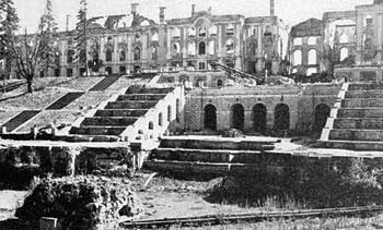 Развалины Большого дворца и Большого каскада. 1944г