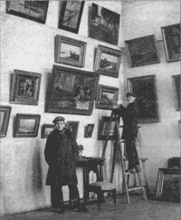 Монтаж экспозиции музея изобразительных искусств. 1930-е
